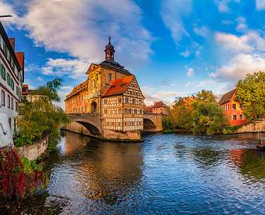 Bamberg Blick auf altes Rathaus und Fluss in Bamberg